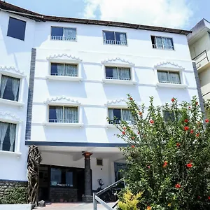 Hotel Oyo 24816 Days, Munnar
